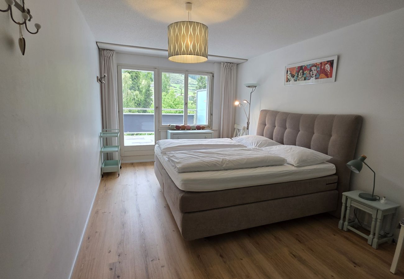 Ferienwohnung in Vulpera - PL 203 Helle frisch renovierte lichtdurchflutete Wohnung mit grosser Terrasse Richtung Scuol