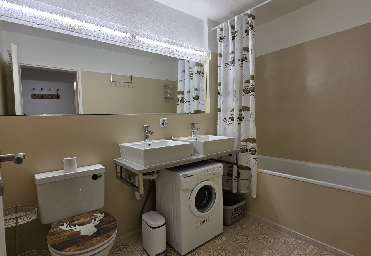 Ferienwohnung in Vulpera - PL 203 Helle frisch renovierte lichtdurchflutete Wohnung mit grosser Terrasse Richtung Scuol