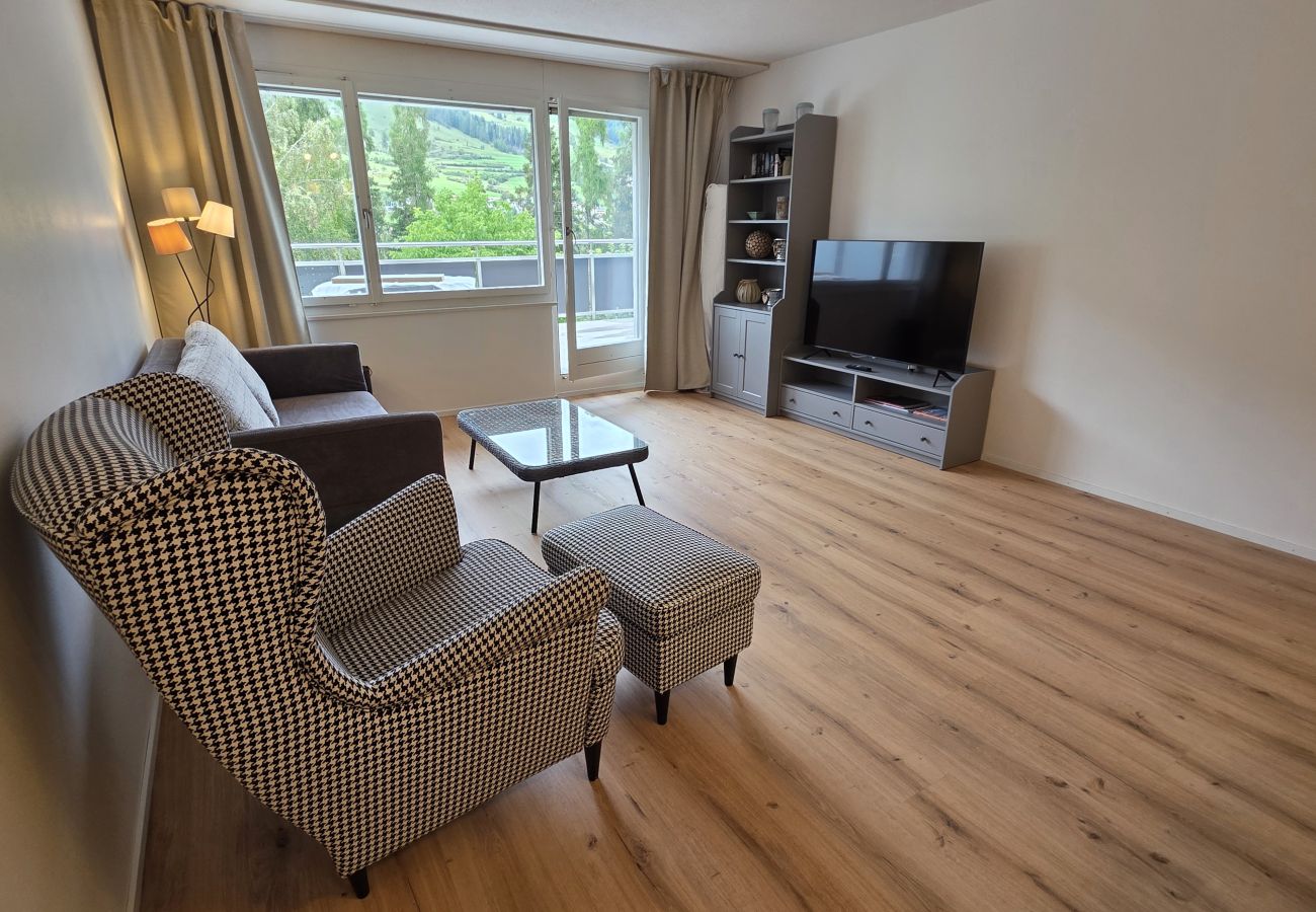 Ferienwohnung in Vulpera - PL 203 Helle frisch renovierte lichtdurchflutete Wohnung mit grosser Terrasse Richtung Scuol